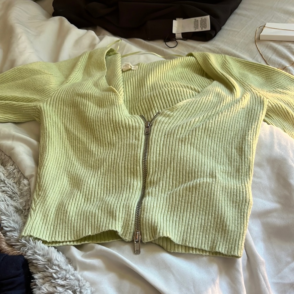 green crop top can zip